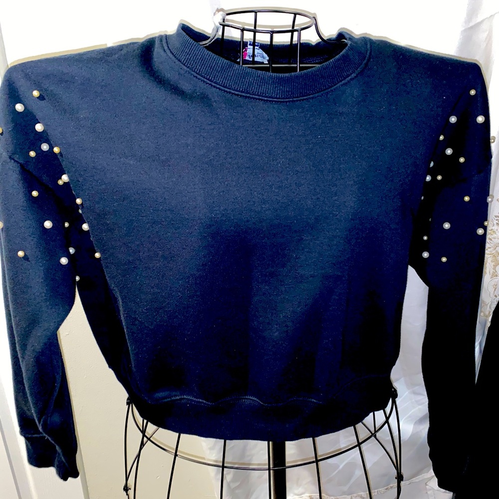 Drop shoulder crop sweater